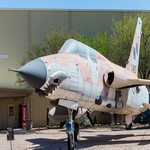 f105_06